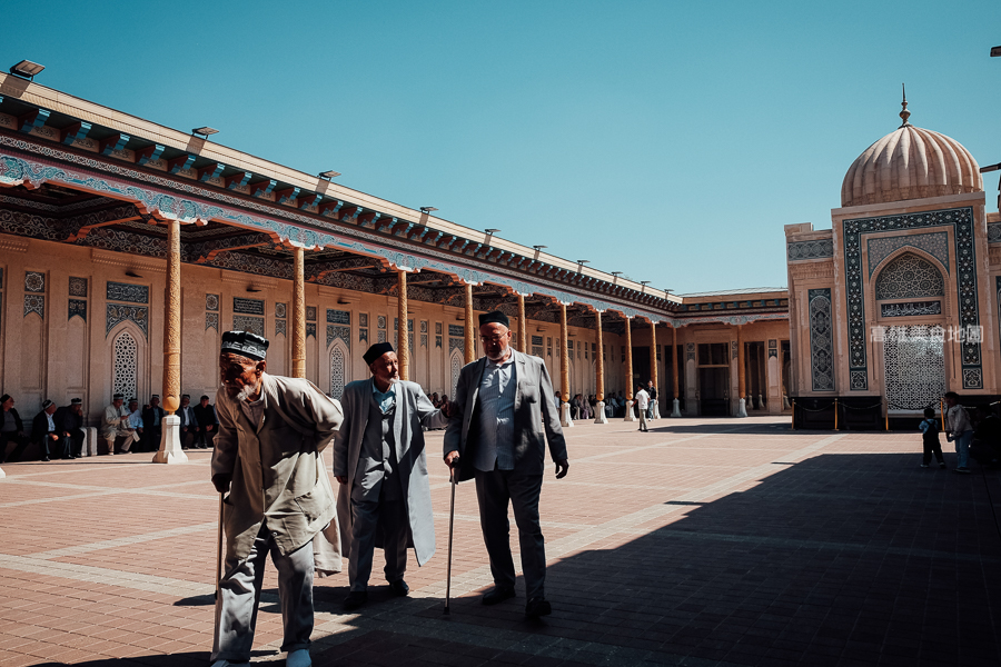 烏茲別克跟團怎麼玩？撒馬爾罕一日遊：雷吉斯坦廣場夜景、最美藍色走廊全攻略
