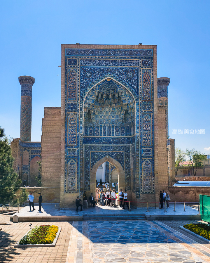 烏茲別克跟團怎麼玩？撒馬爾罕一日遊：雷吉斯坦廣場夜景、最美藍色走廊全攻略