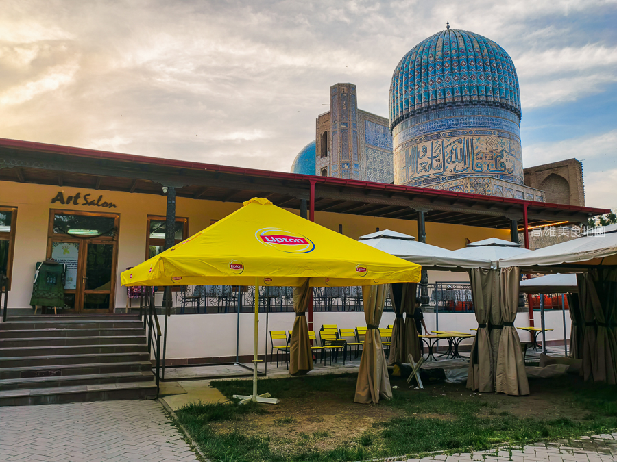 烏茲別克跟團怎麼玩？撒馬爾罕一日遊：雷吉斯坦廣場夜景、最美藍色走廊全攻略
