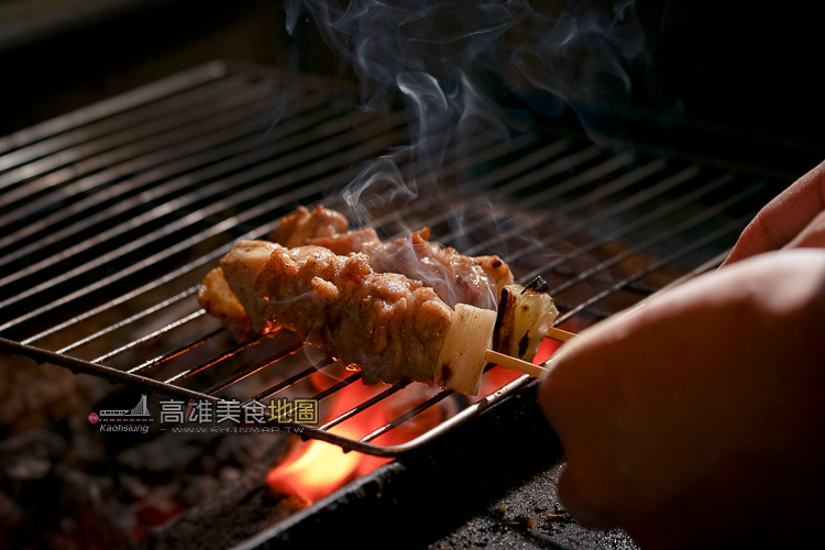 新興區(高雄)藏本燒｜一手碳火串燒一杯啤酒冰沙的爽快滋味